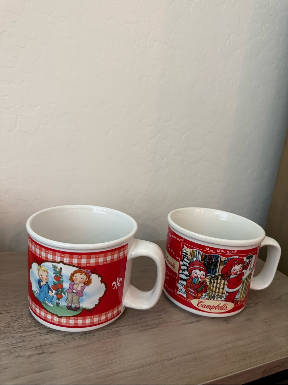 Campbell’s Red Holiday Ceramic Mug Set - Festive Illustrated Design